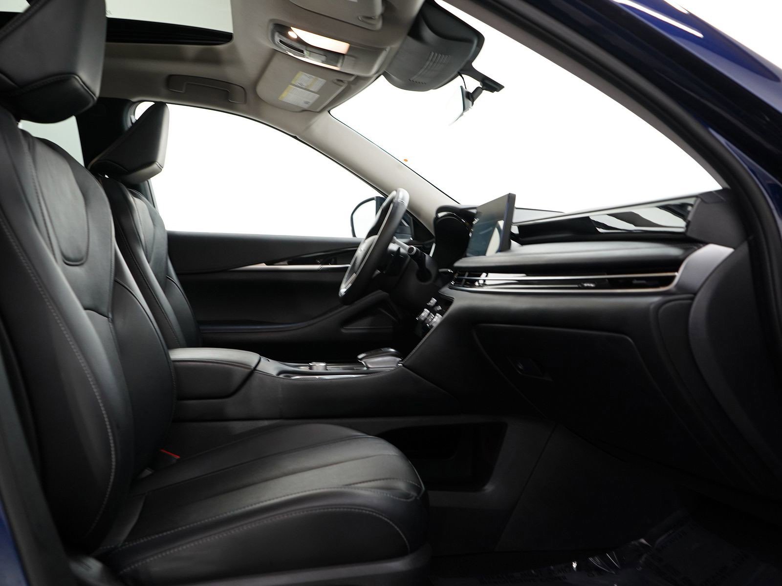 Used 2023 INFINITI QX60 Pure image 11