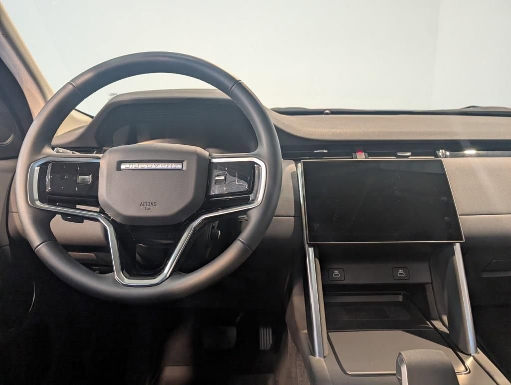 Used 2025 Land Rover Discovery Sport S image 16