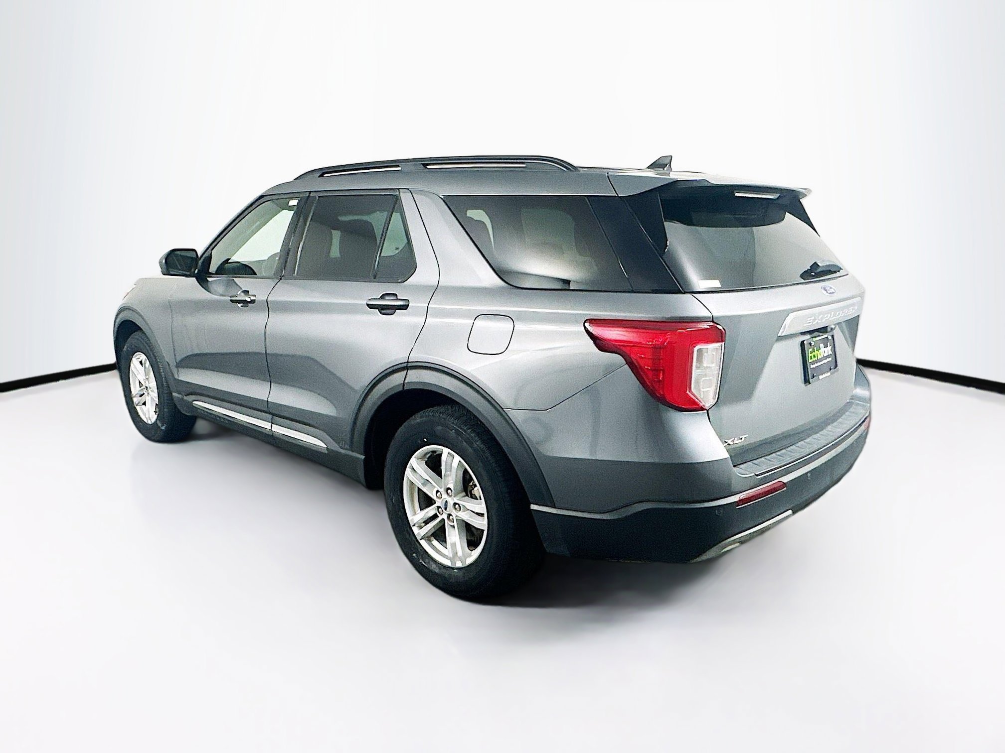 Used 2023 Ford Explorer XLT w/ Equipment Group 202A image 5