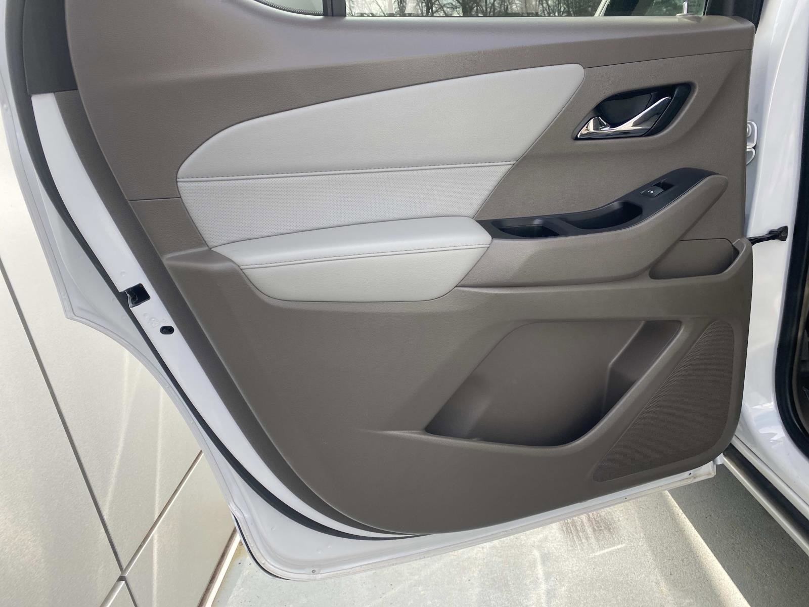 Used 2021 Chevrolet Traverse Premier image 13