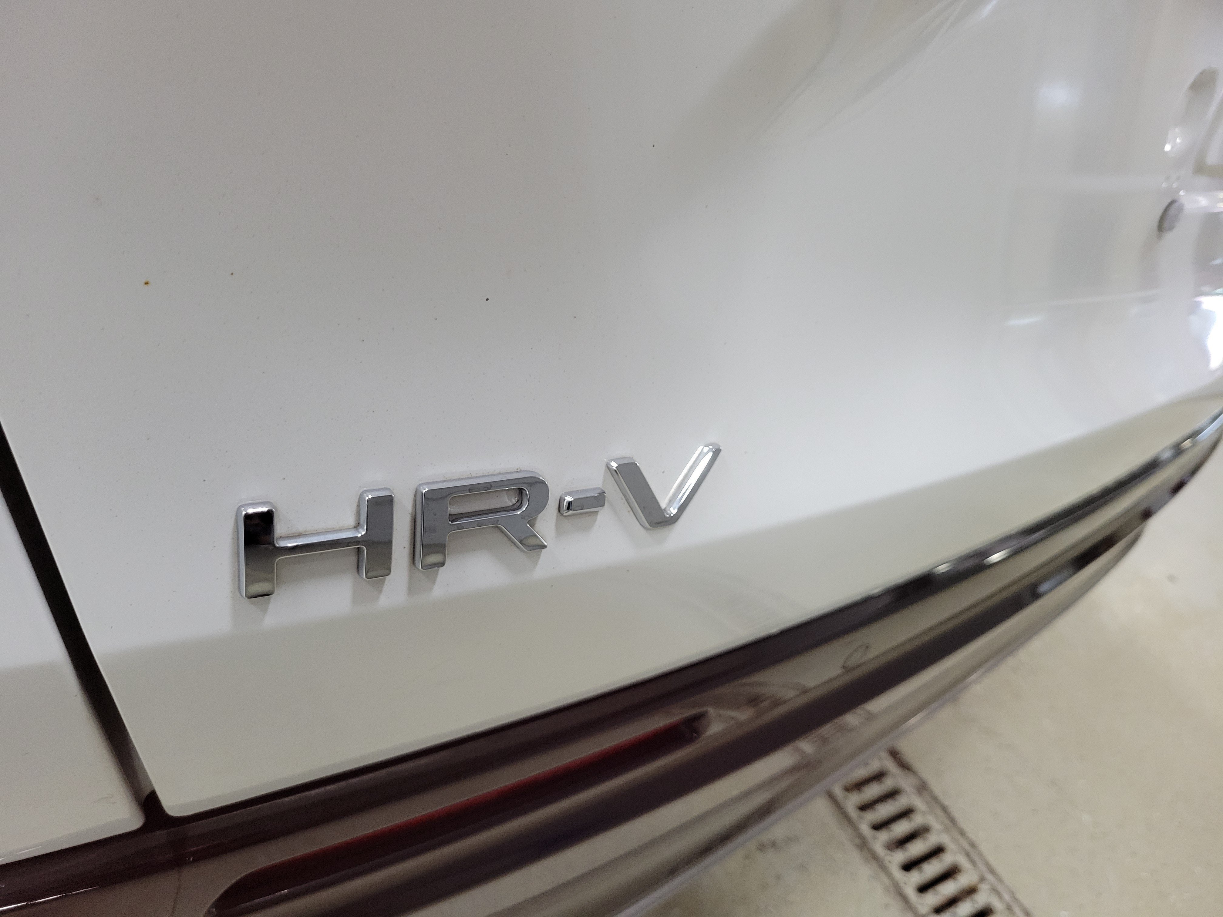 Used 2024 Honda HR-V EX-L image 6