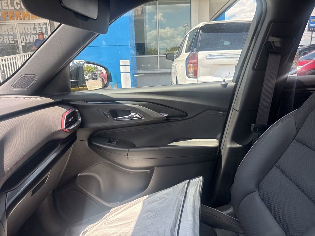 Used 2023 Chevrolet TrailBlazer RS w/ Convenience Package FWD image 18