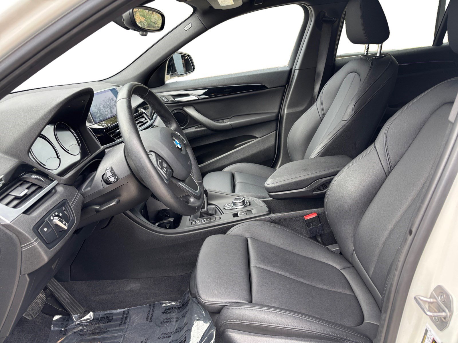 Used 2023 BMW X2 sDrive28i w/ Convenience Package image 9