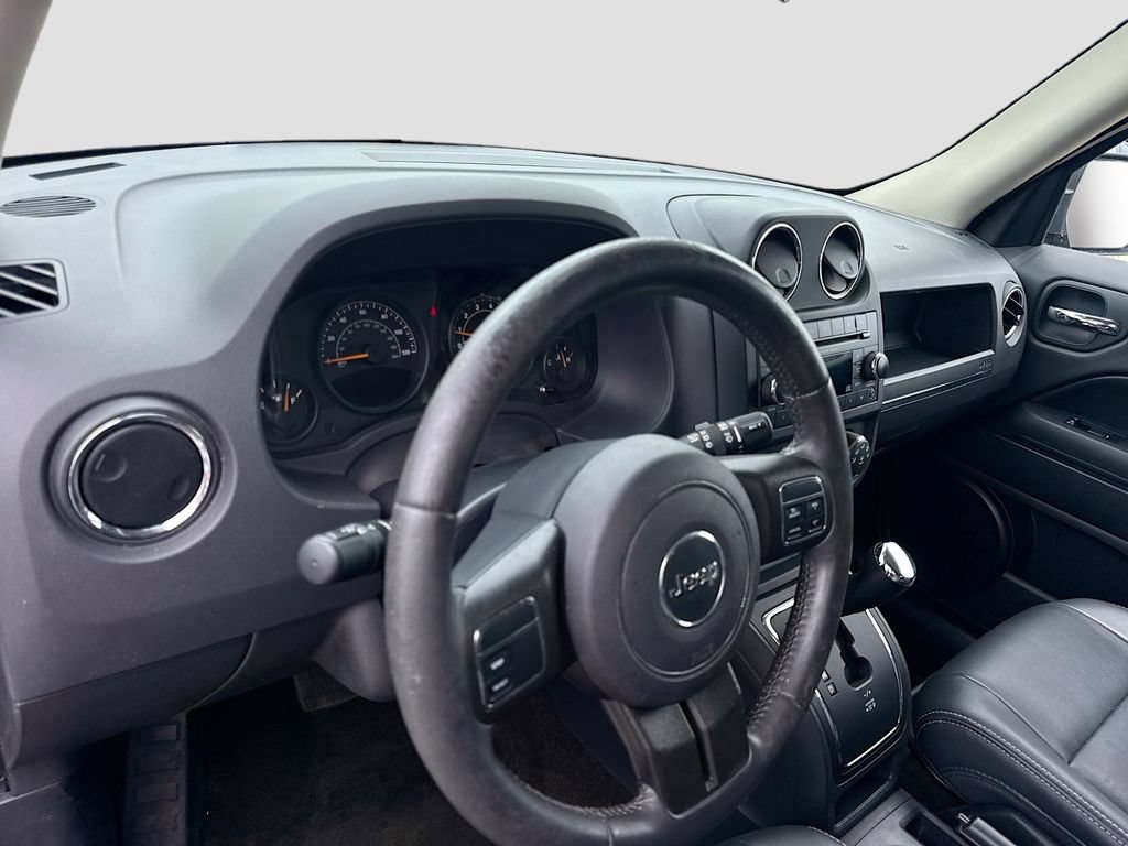 Used 2015 Jeep Patriot High Altitude FWD image 9
