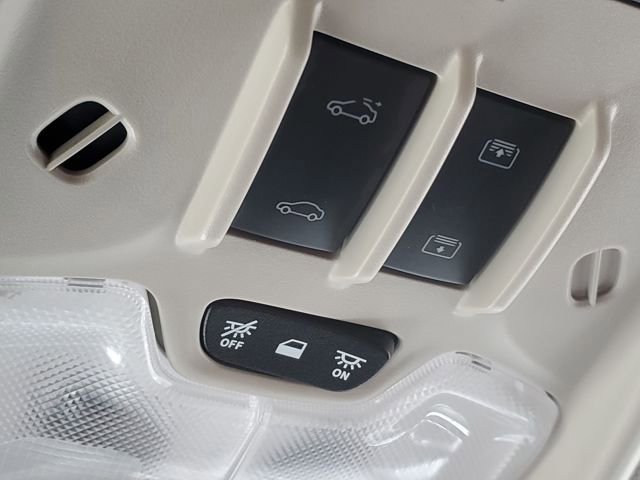 Used 2024 Buick Encore GX Avenir w/ Avenir Technology Package image 27