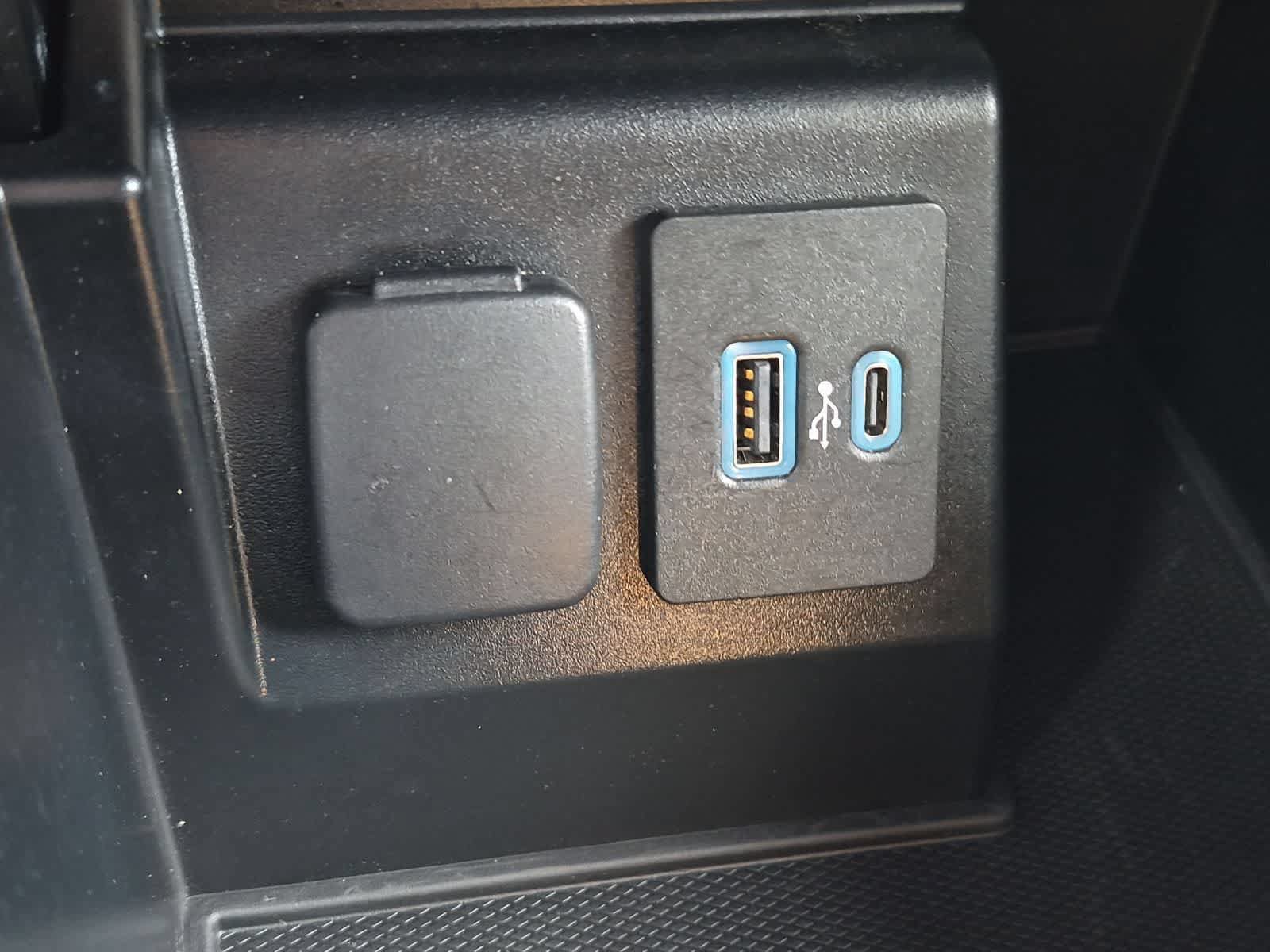 Used 2020 Ford Explorer XLT RWD image 30