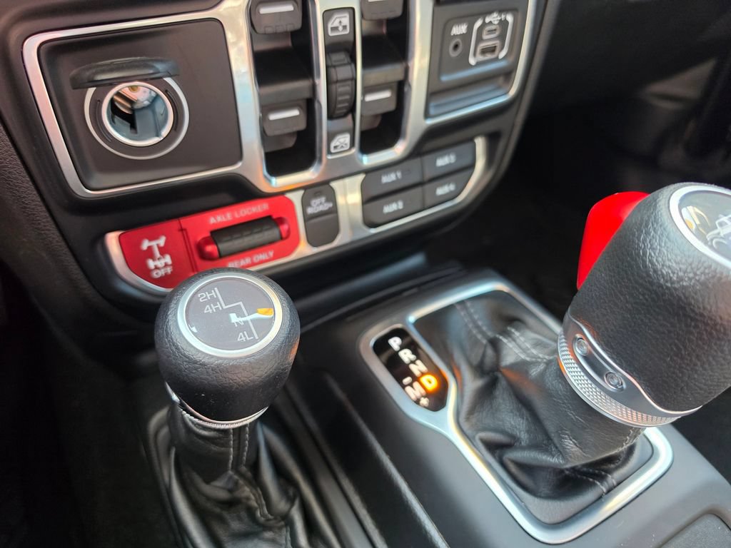 Used 2024 Jeep Gladiator Mojave AWD/4WD image 23