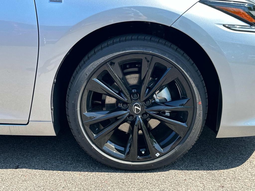 New 2025 Lexus ES 300h F Sport image 7