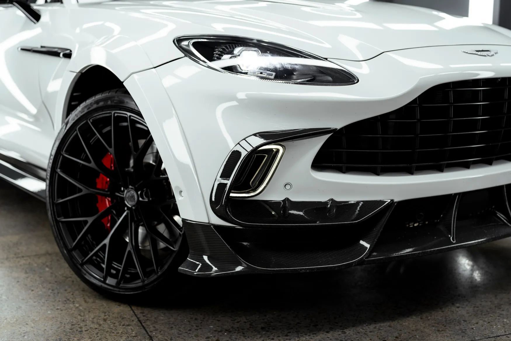 Used 2021 Aston Martin DBX AWD/4WD image 29