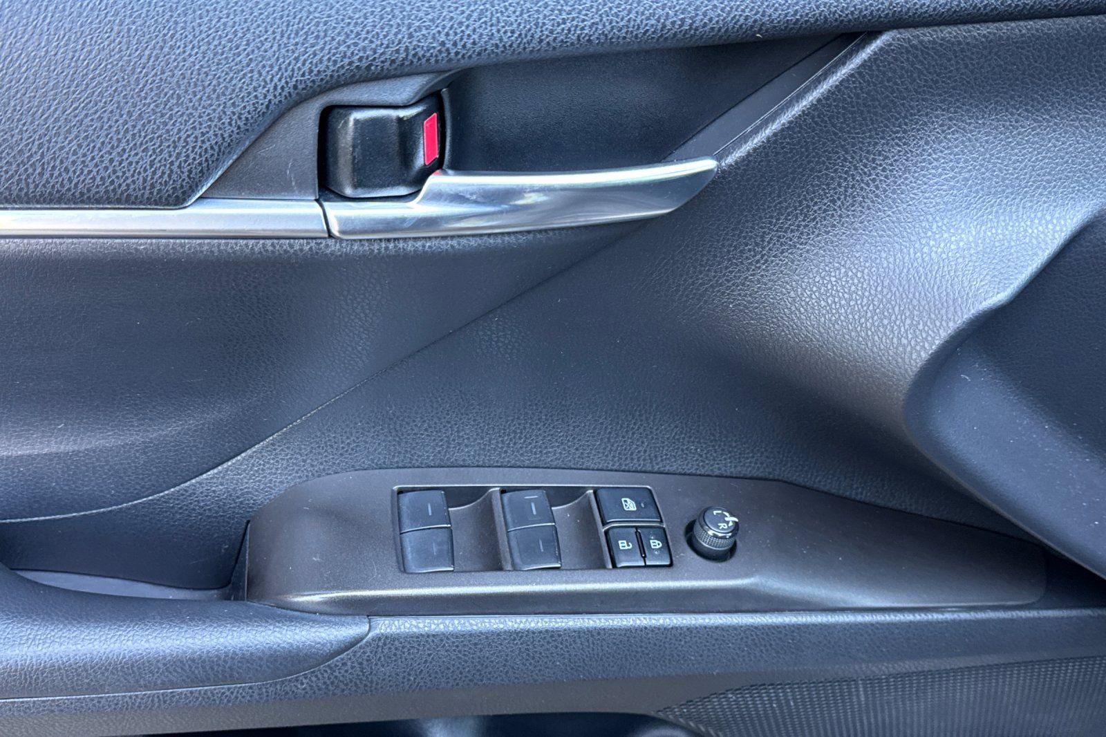 Certified 2022 Toyota Camry SE image 14