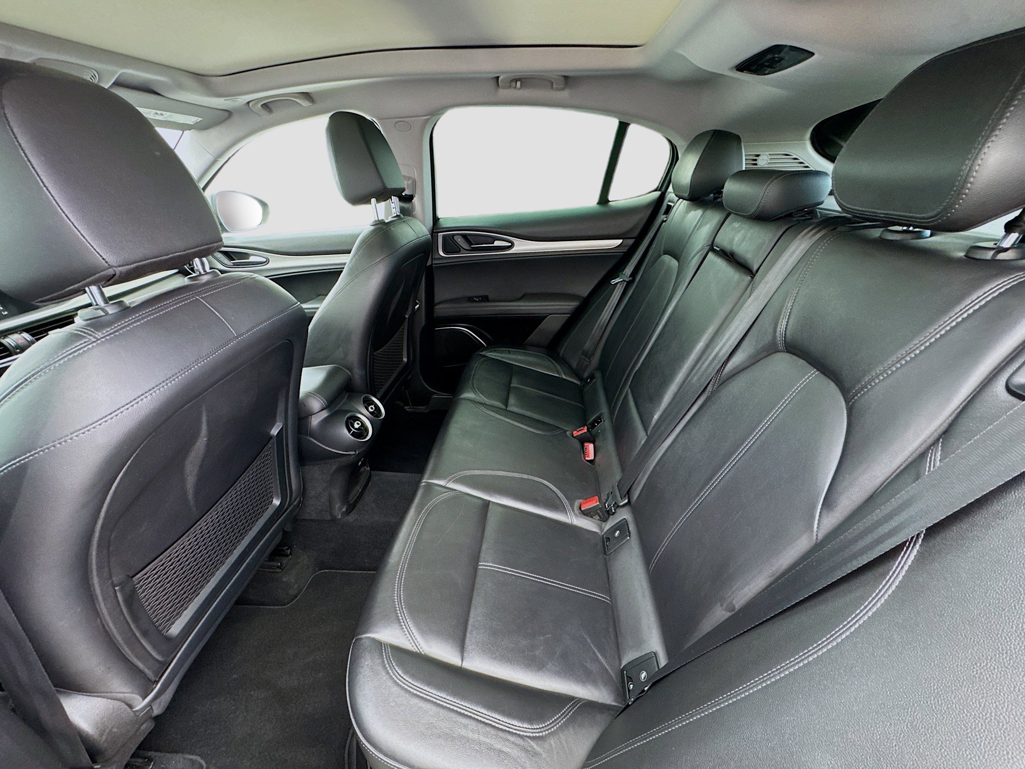 Used 2019 Alfa Romeo Stelvio Sport w/ Quick Order Package 22K Sport image 16