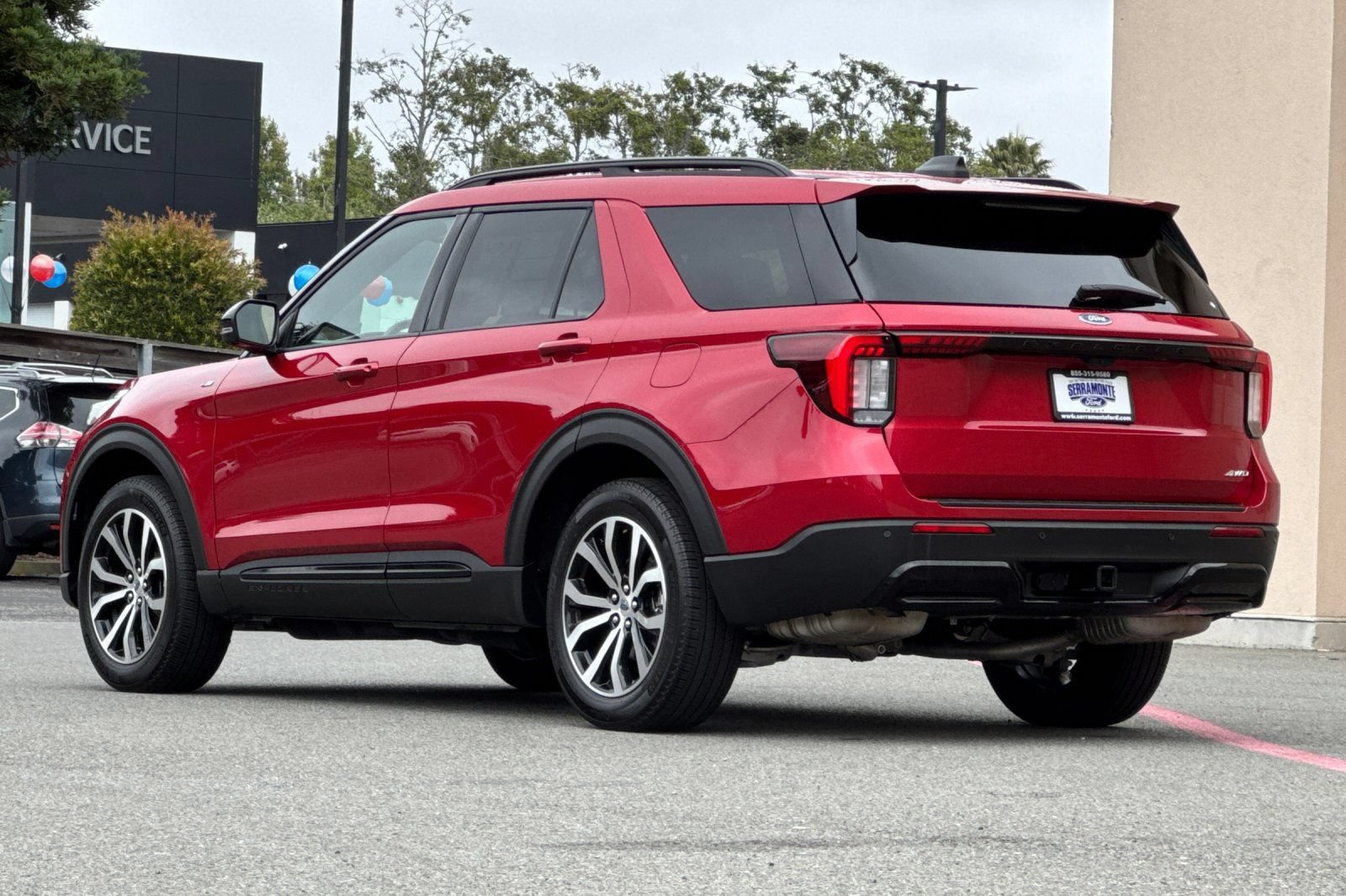Certified 2025 Ford Explorer ST-Line AWD/4WD image 9