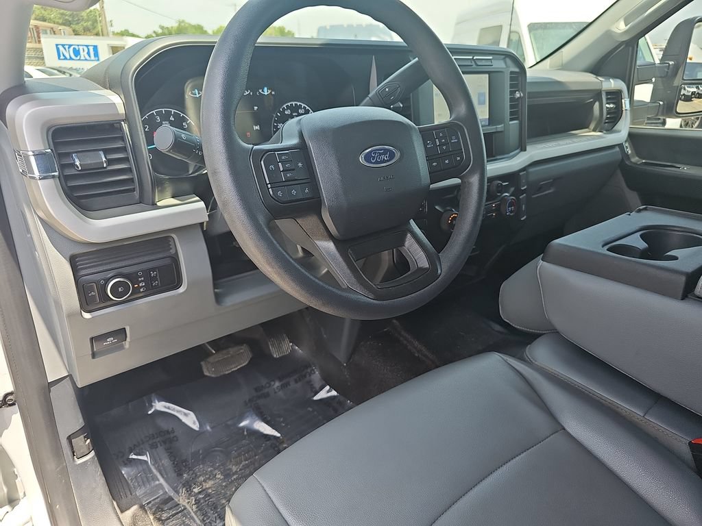 Used 2023 Ford F350 XL w/ 360-Degree Camera Package RWD image 15