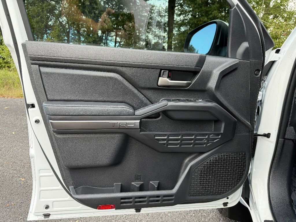 Used 2024 Toyota Tacoma TRD Off-Road image 21