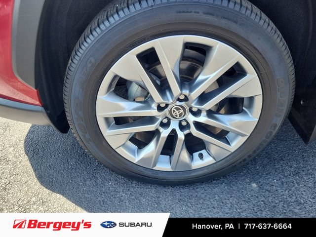 Used 2023 Toyota RAV4 XLE Premium AWD/4WD image 17
