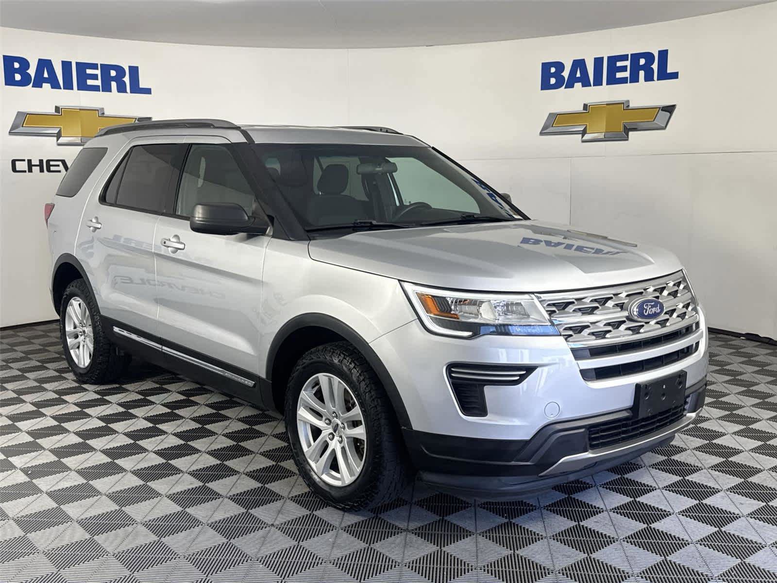 Used 2018 Ford Explorer XLT AWD/4WD image 7