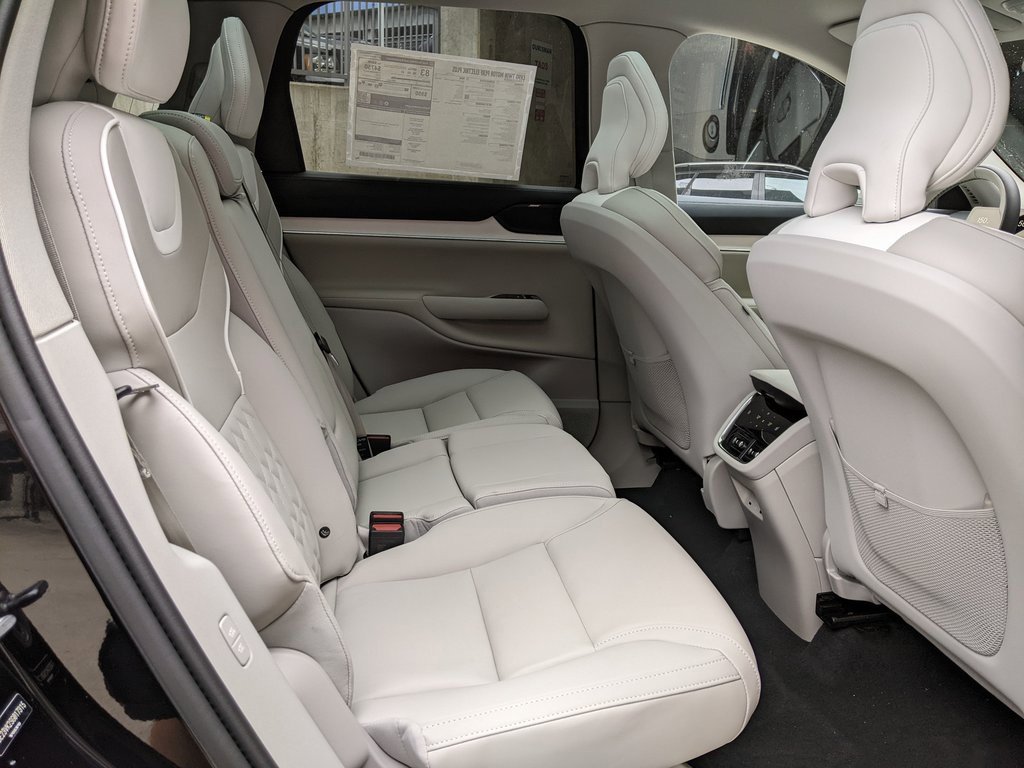 New 2025 Volvo EX90 Plus image 25