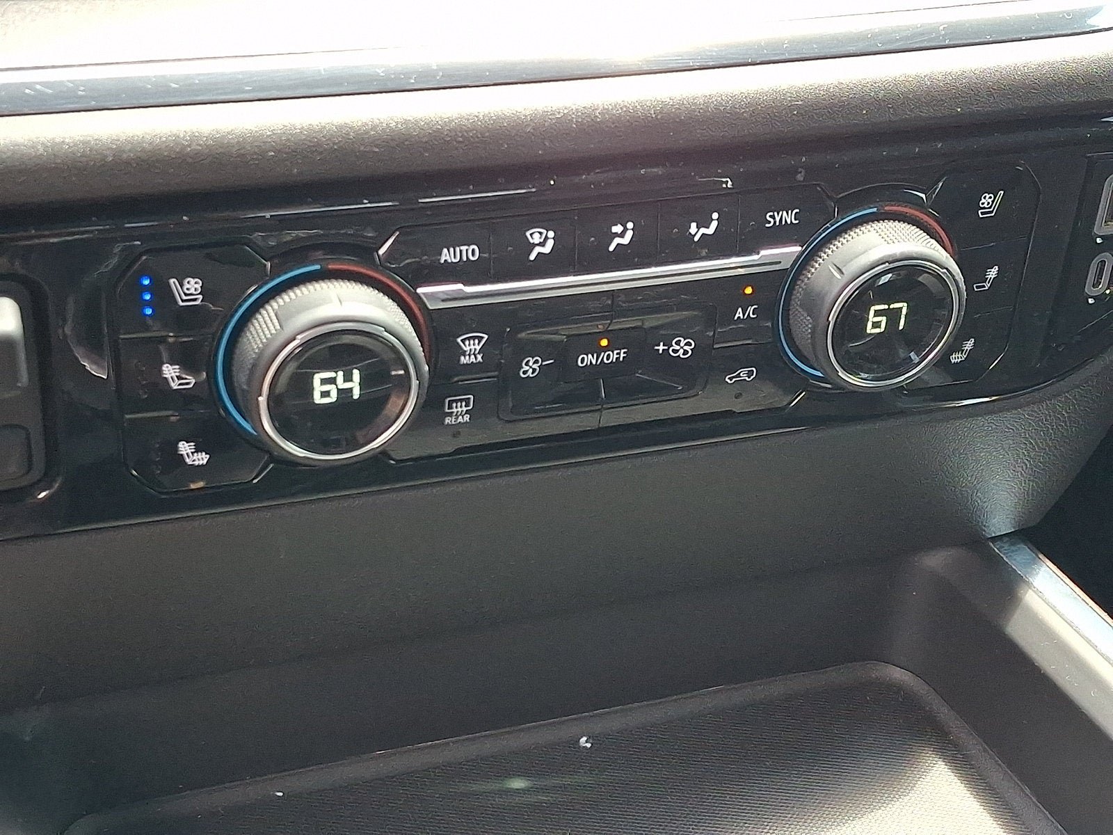 Used 2024 Chevrolet Silverado 3500 High Country w/ High Country Premium Package AWD/4WD image 18