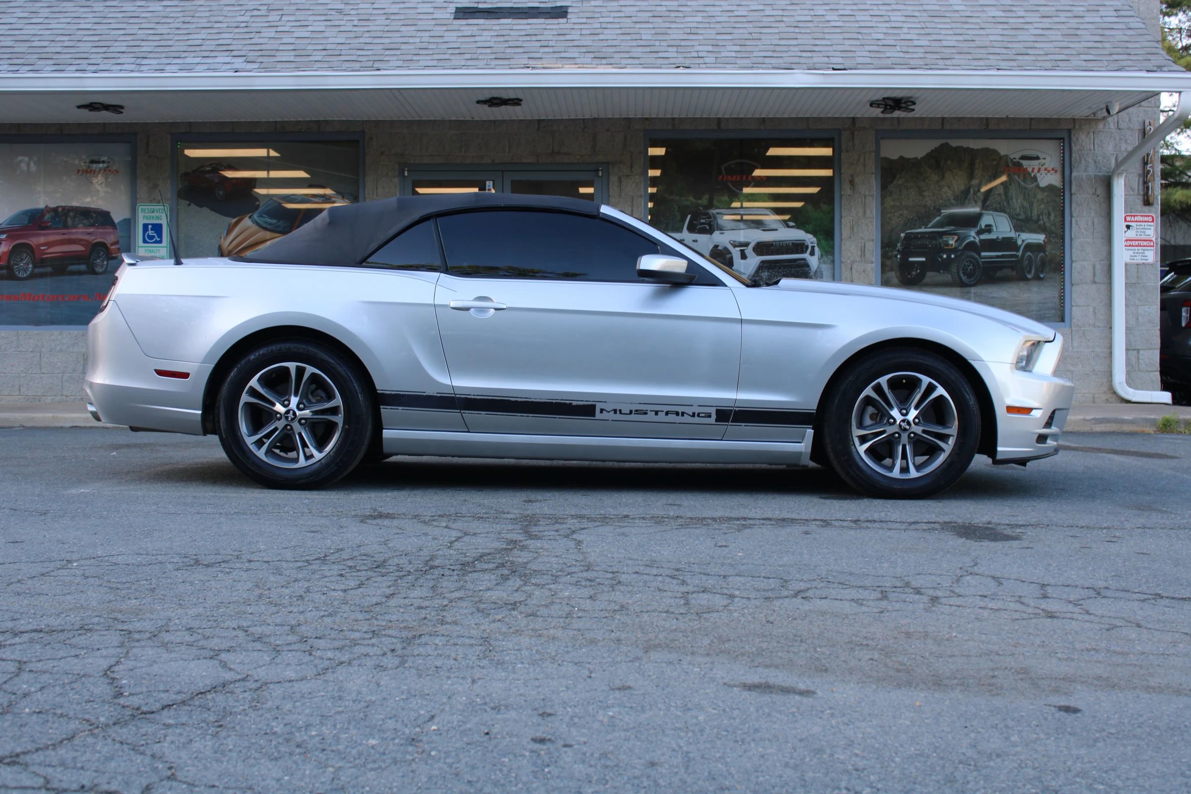 Used 2014 Ford Mustang Premium RWD image 20