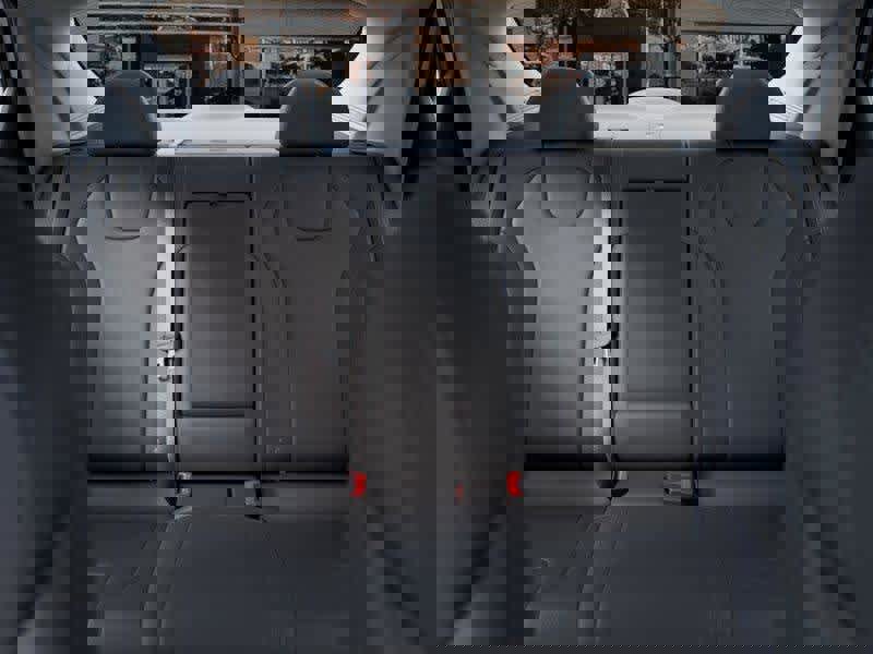 New 2025 Hyundai Elantra Limited image 9