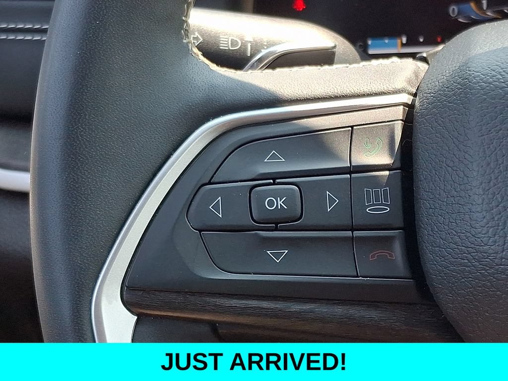 Used 2024 Jeep Grand Cherokee L Limited AWD/4WD image 23