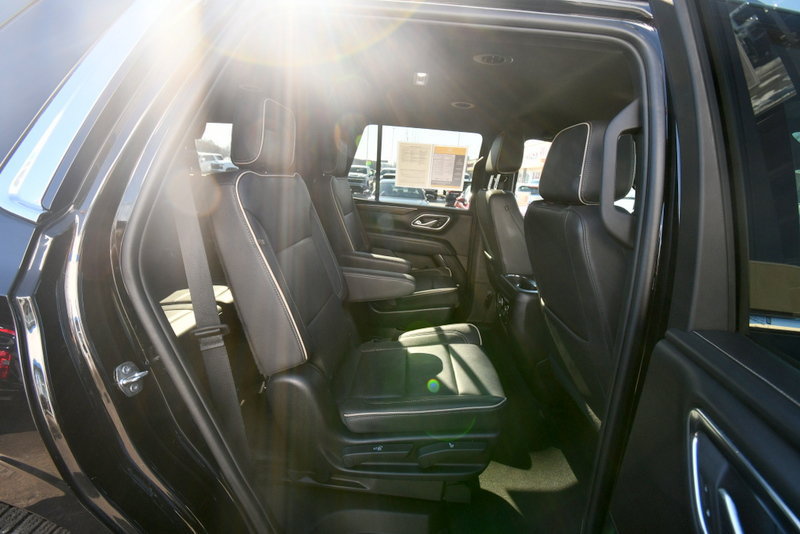 Used 2024 Chevrolet Tahoe Premier AWD/4WD image 16