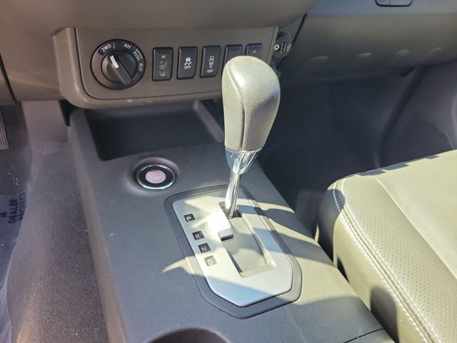 Used 2020 Nissan Frontier PRO-4X w/ Pro-4x Utility Package image 21