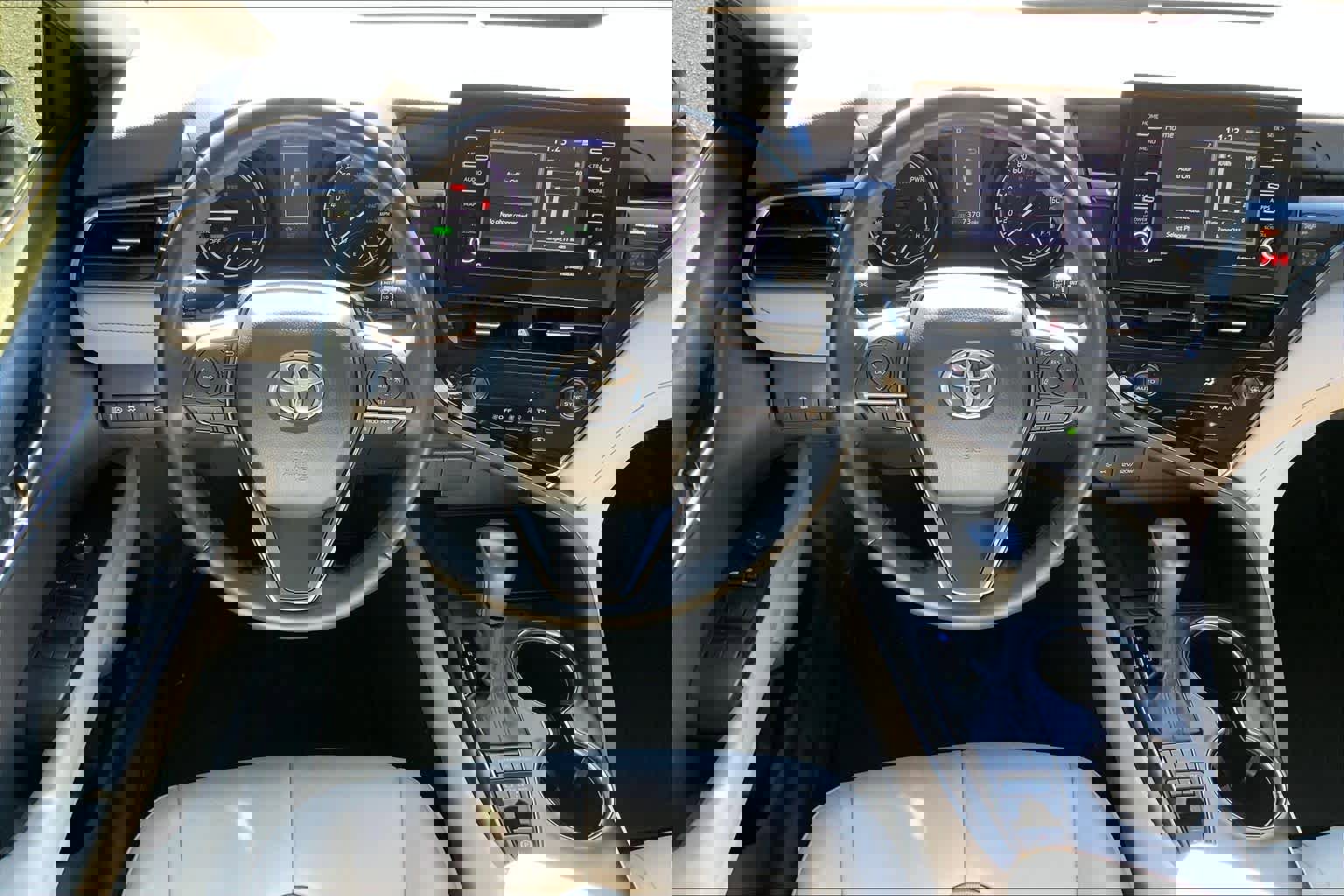 Used 2023 Toyota Camry SE image 6