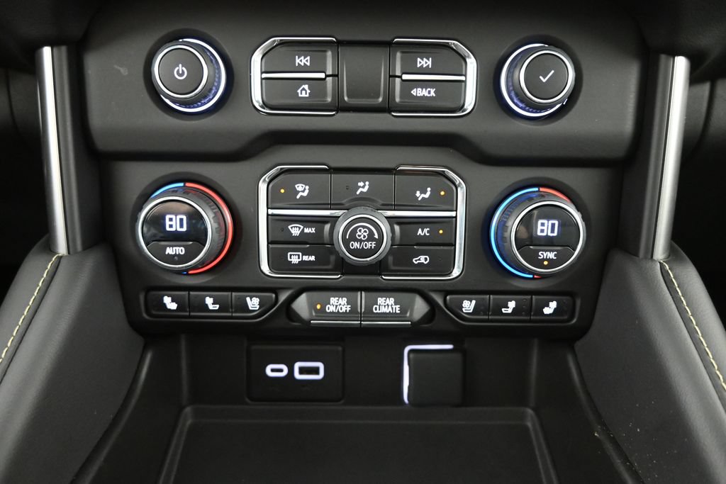 Used 2023 Chevrolet Tahoe Premier w/ Premium Package 2 AWD/4WD image 31