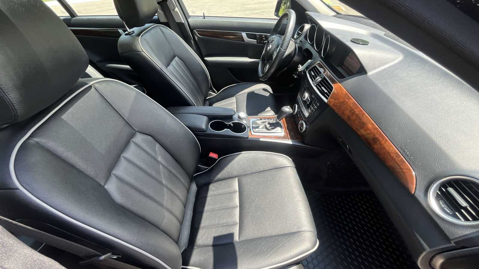 Used 2013 Mercedes-Benz C 300 4MATIC Sedan image 11