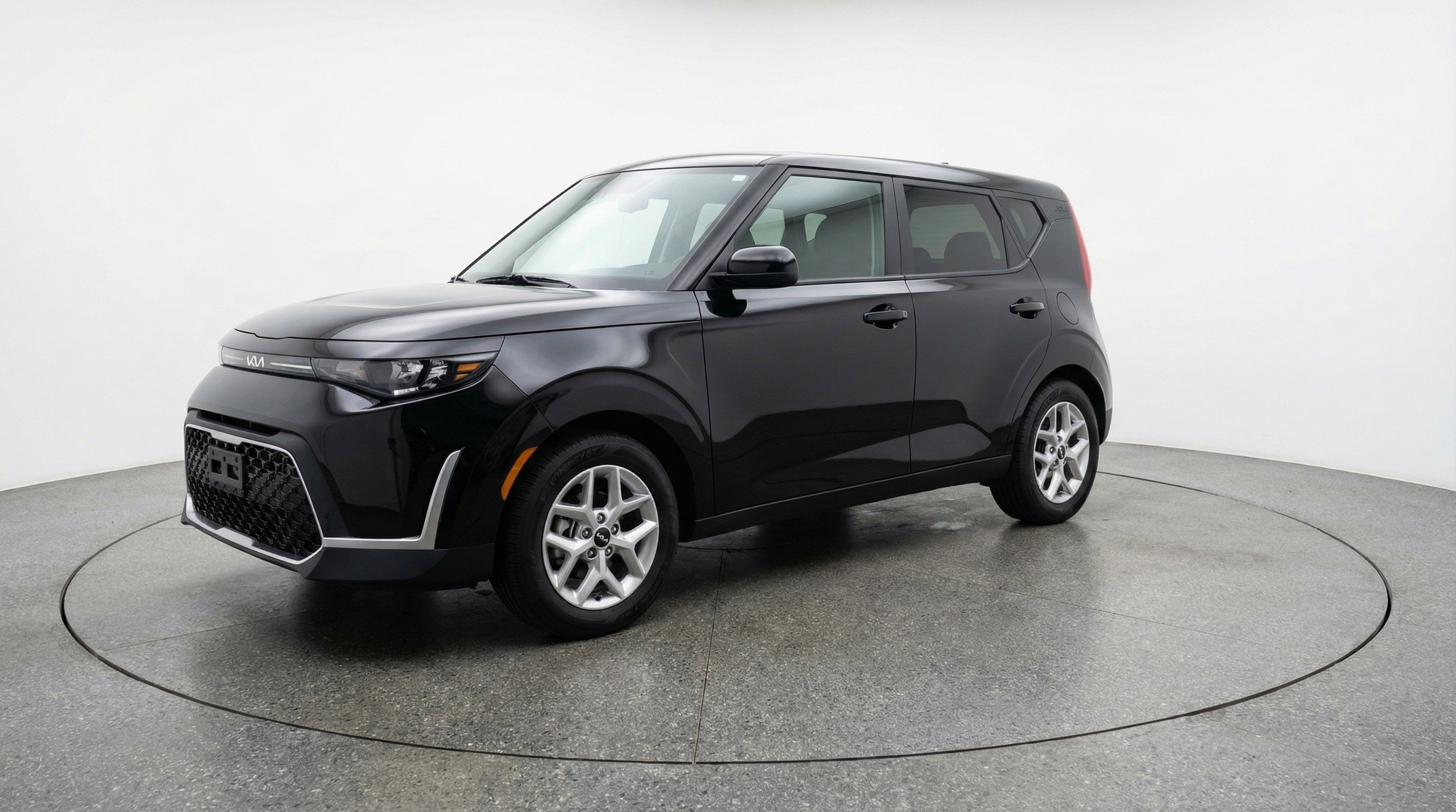 Used 2025 Kia Soul LX w/ LX Technology Package image 3