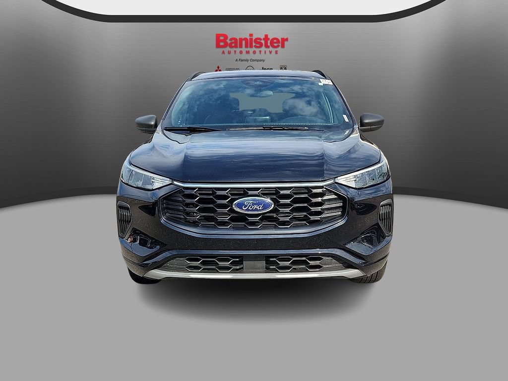 Used 2024 Ford Escape ST-Line AWD/4WD image 2