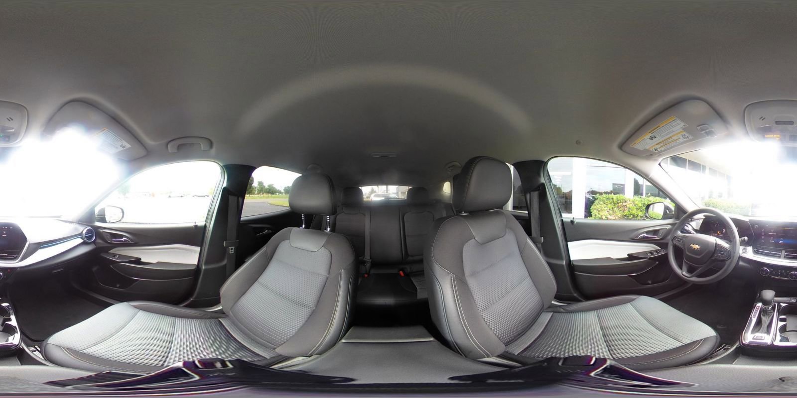 Used 2025 Chevrolet Trax LT FWD image 41