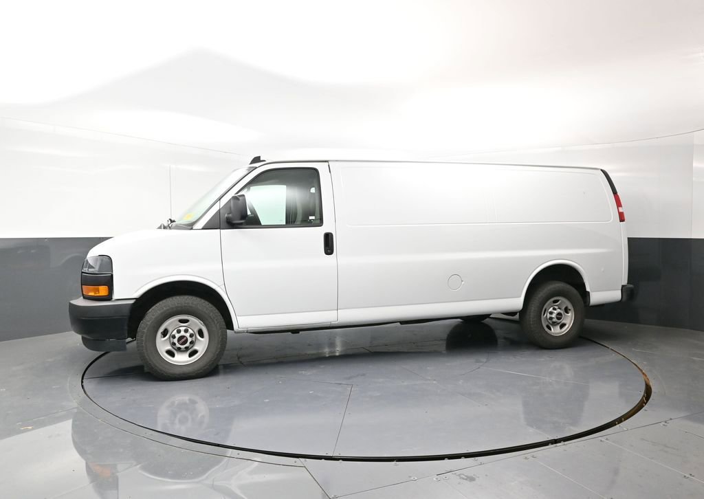Used 2023 GMC Savana 2500 Extended w/ Enhanced Convenience Package image 9