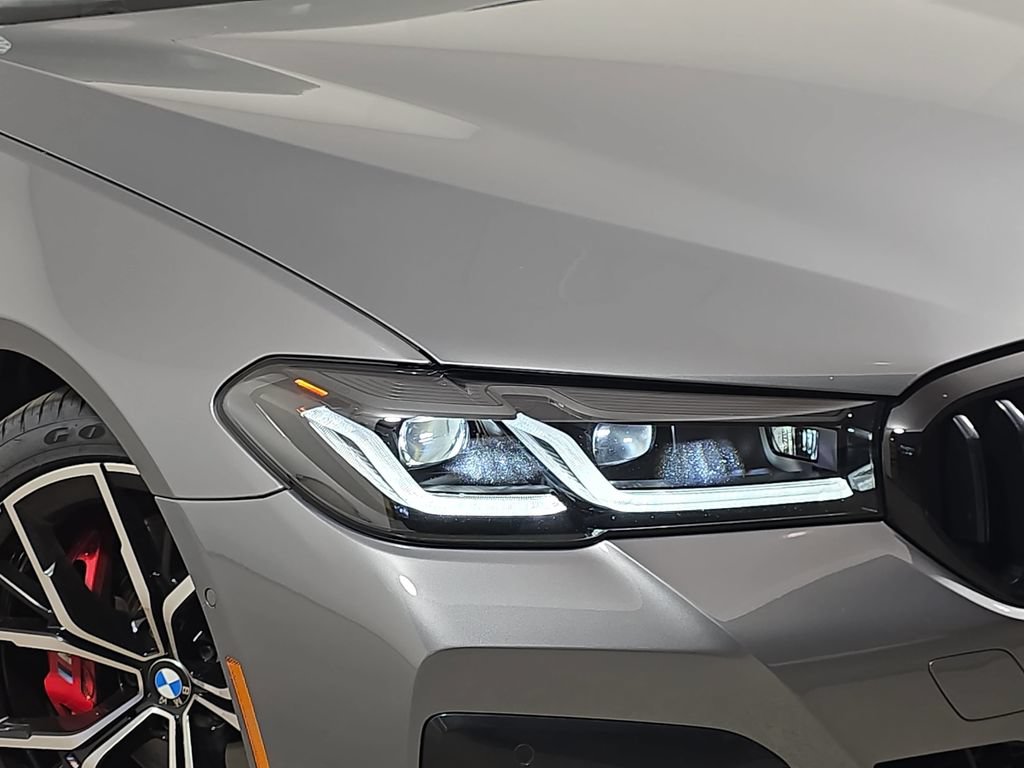 Certified 2023 BMW 530i xDrive w/ M Sport Package AWD/4WD image 33
