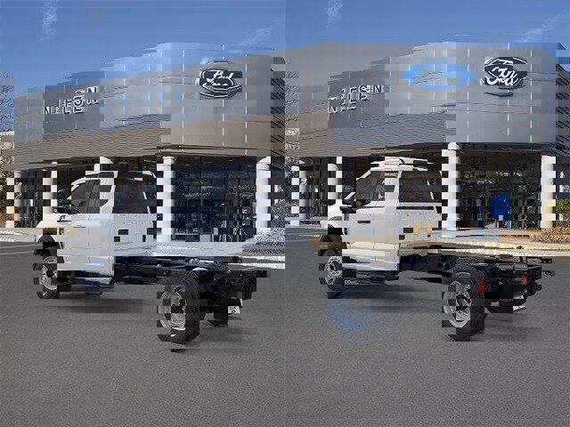 New 2026 Ford F550 4x4 Supercab Super Duty image 4