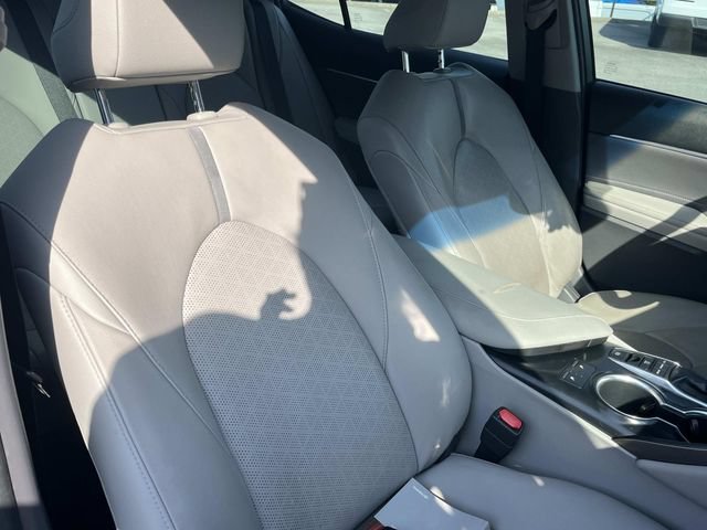 Used 2018 Toyota Camry XSE FWD image 25