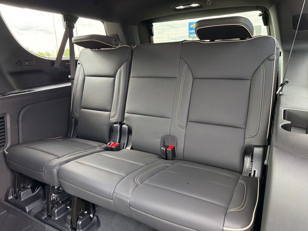 New 2026 Chevrolet Suburban Premier AWD/4WD image 14