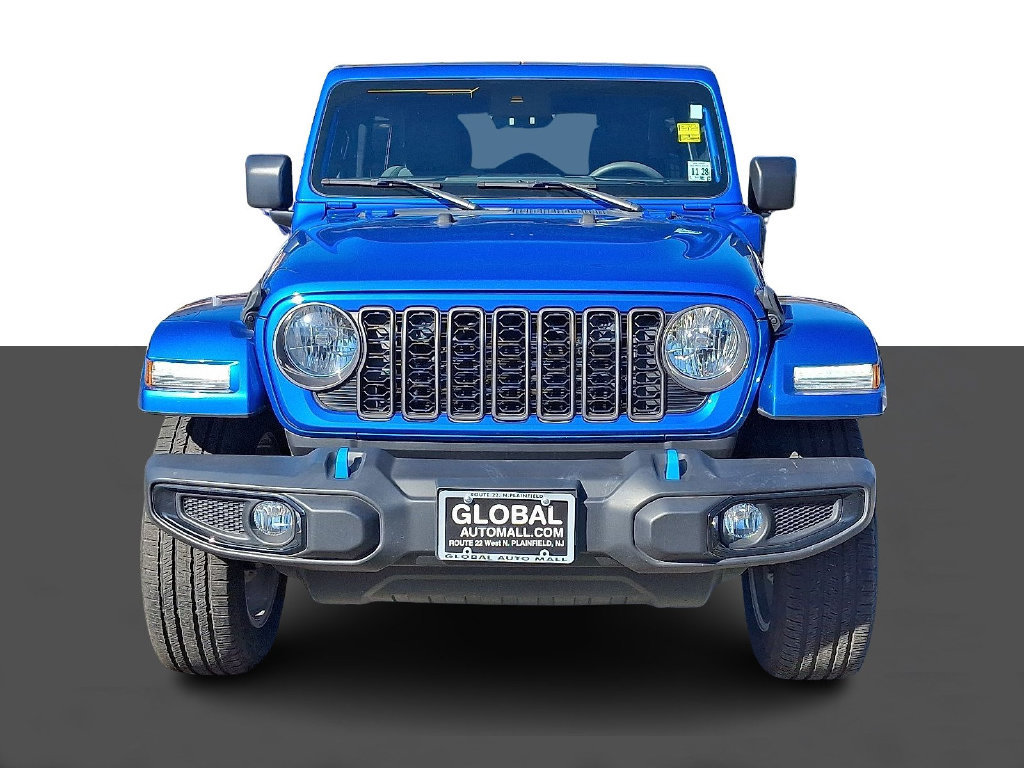 Used 2024 Jeep Wrangler Unlimited w/ Convenience Group AWD/4WD image 2
