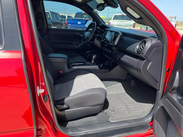 Used 2023 Toyota Tacoma TRD Off-Road AWD/4WD image 33