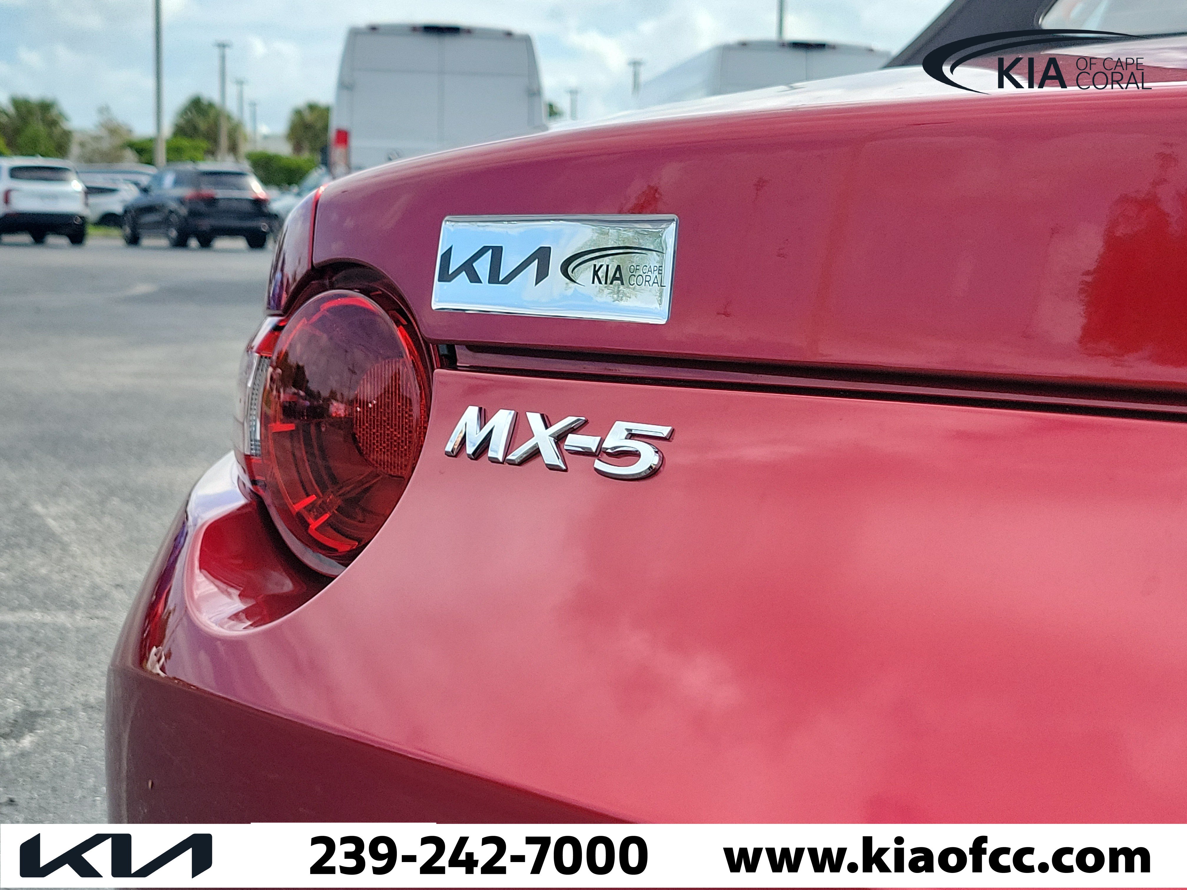 Used 2021 MAZDA MX-5 Miata Sport RWD image 12