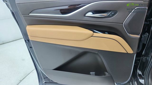 Used 2023 Cadillac Escalade ESV Premium Luxury image 36