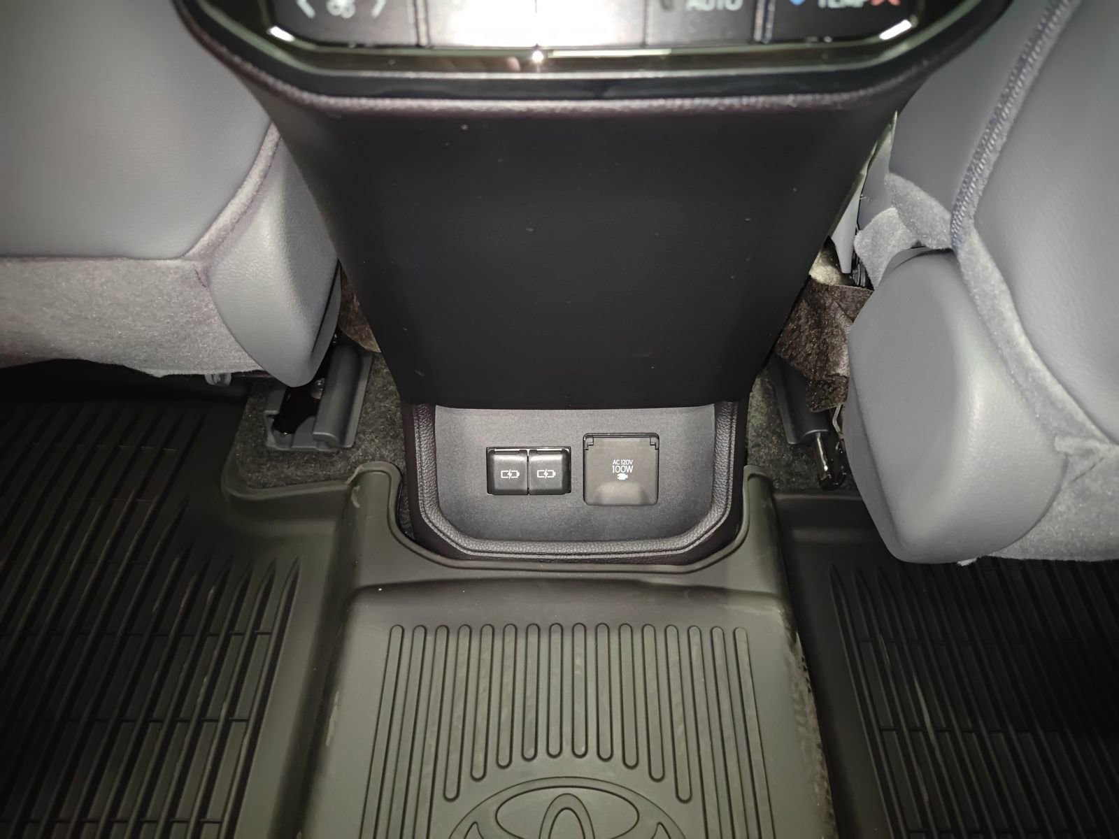 New 2026 Toyota Highlander Platinum image 34