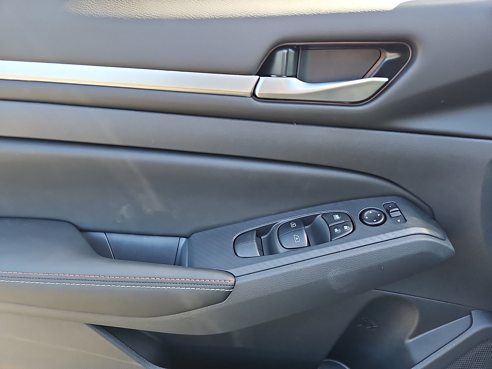 New 2026 Nissan Altima 2.5 SR FWD image 10
