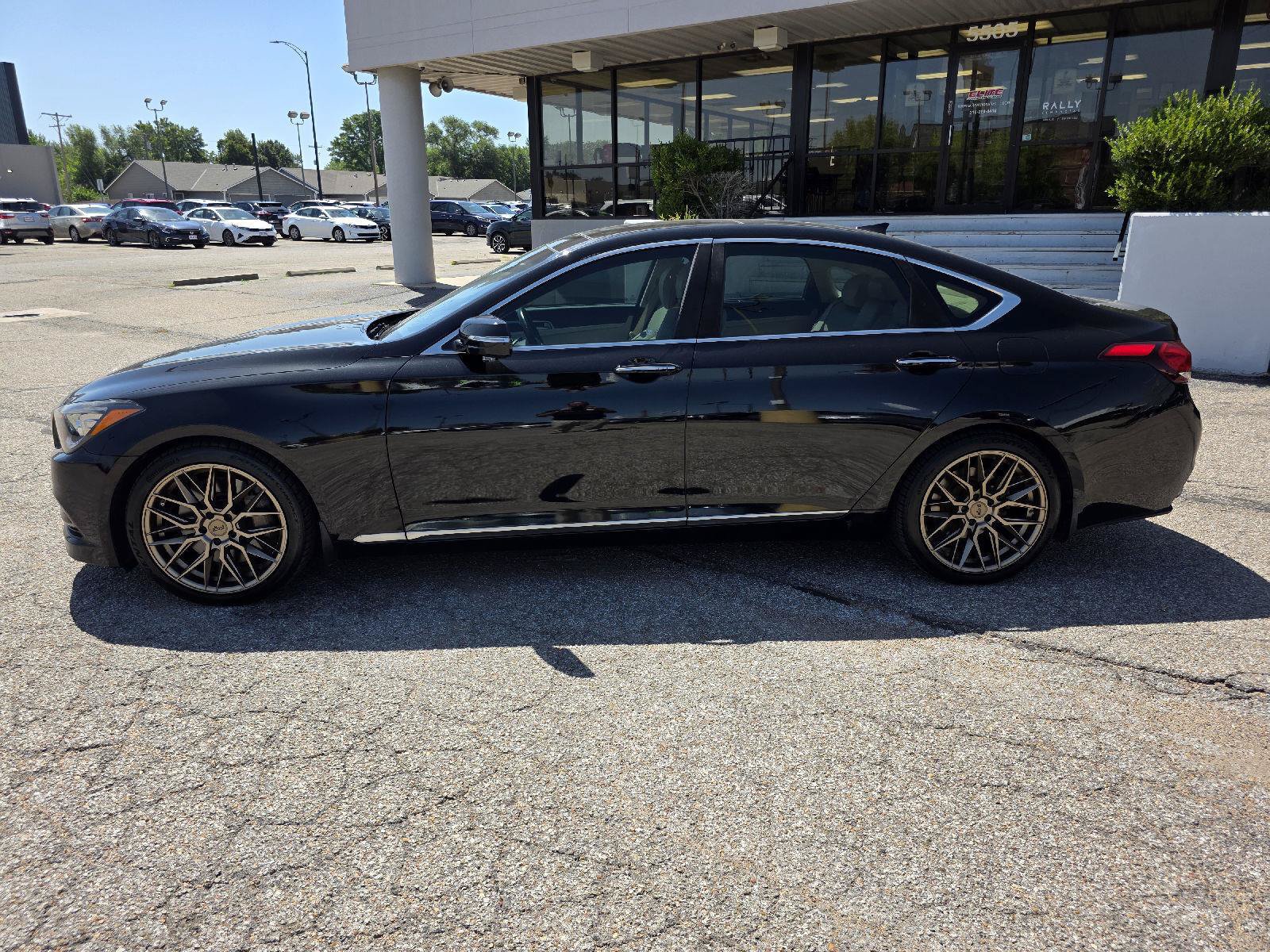 Used 2015 Hyundai Genesis 5.0 w/ Option Group 05 RWD image 8