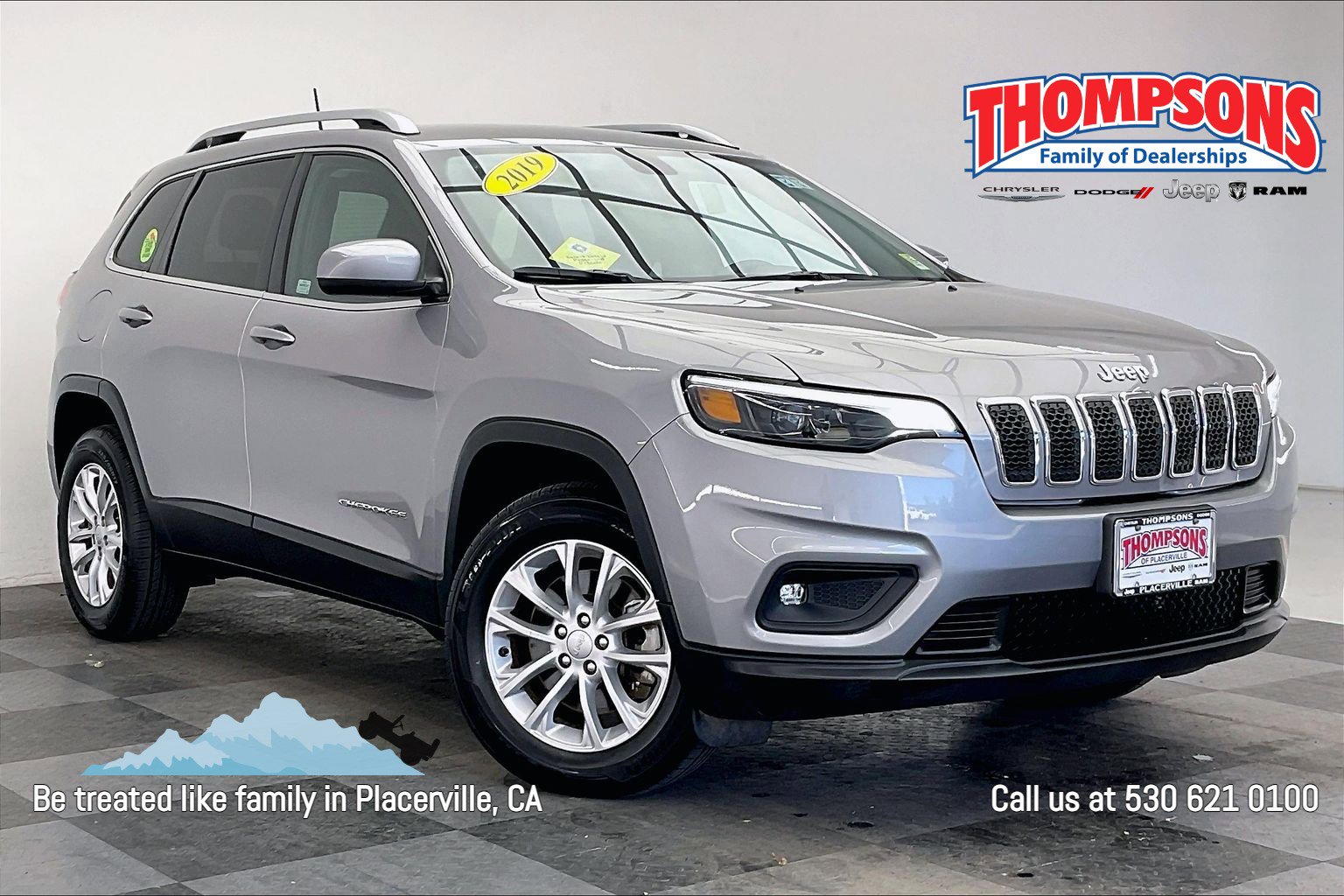 Used 2019 Jeep Cherokee Latitude w/ Popular Appearance Group image 1