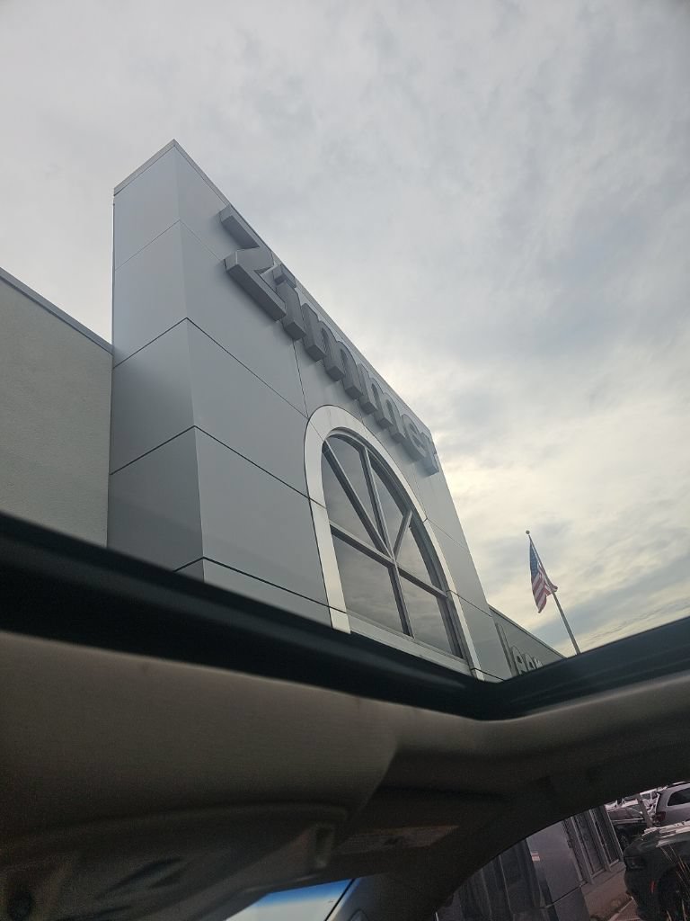 Used 2016 Cadillac Escalade ESV Luxury AWD/4WD image 14