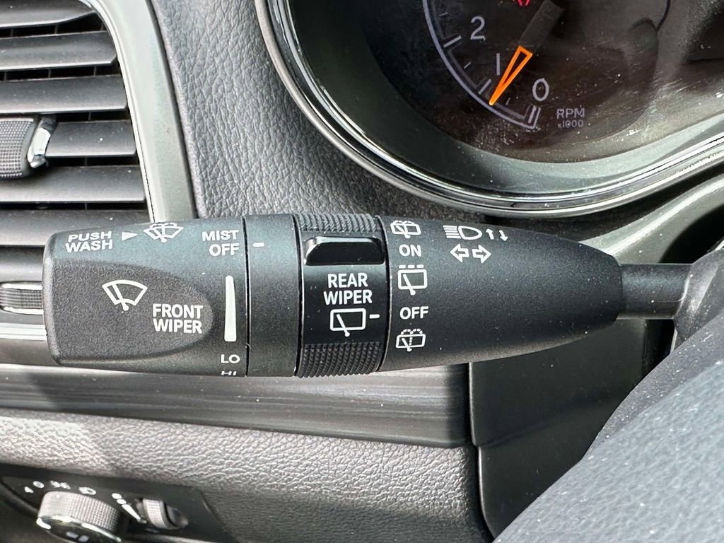 Used 2021 Jeep Grand Cherokee Laredo AWD/4WD image 28