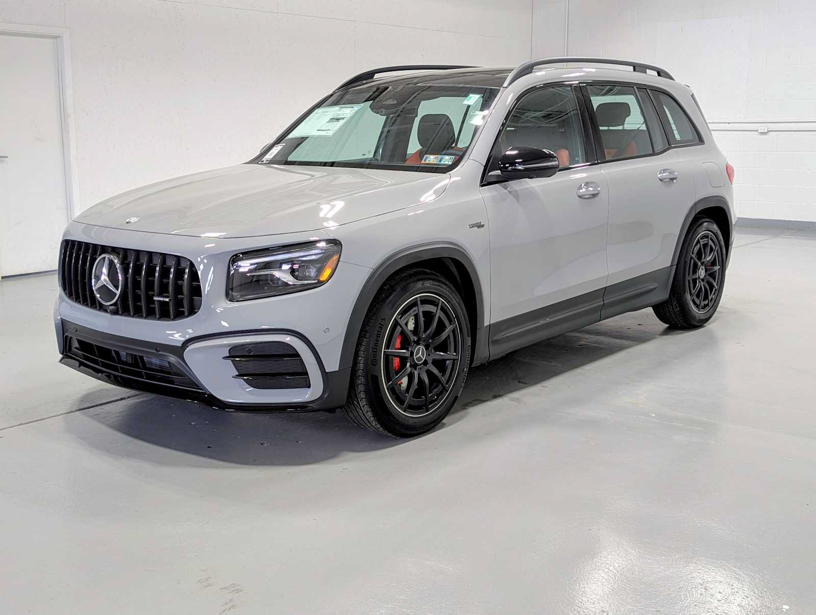 New 2026 Mercedes-Benz GLB 35 AMG 4MATIC image 1
