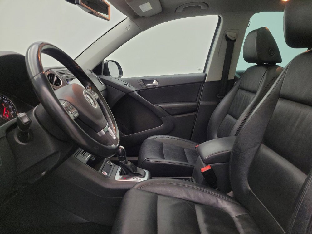 Used 2017 Volkswagen Tiguan Sport image 17